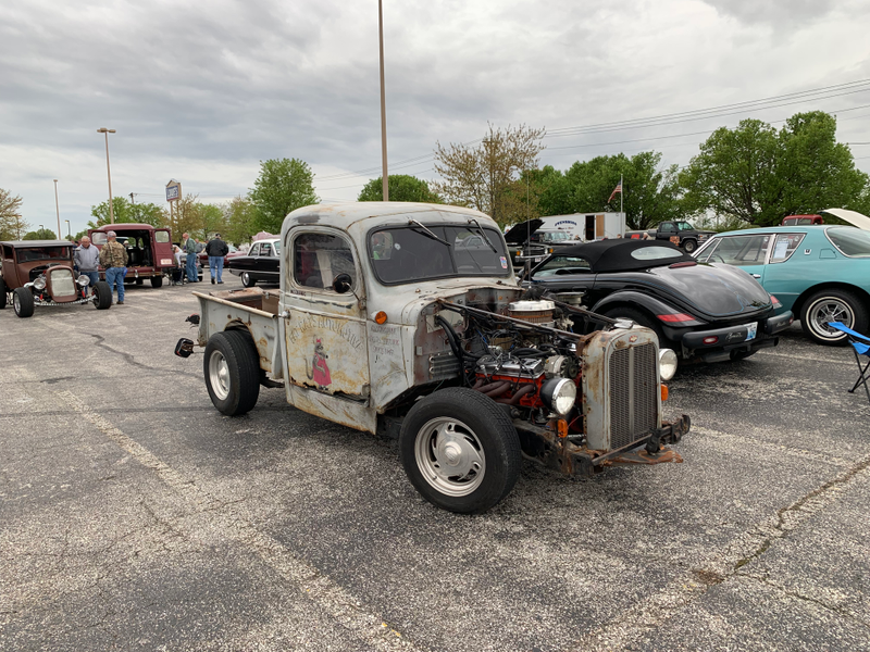 Illustration for article titled Last night’s cruise-in.